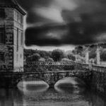 château Carrouges en noir et blanc